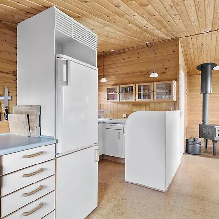 6820-allinge-paeretraesvej-7 *