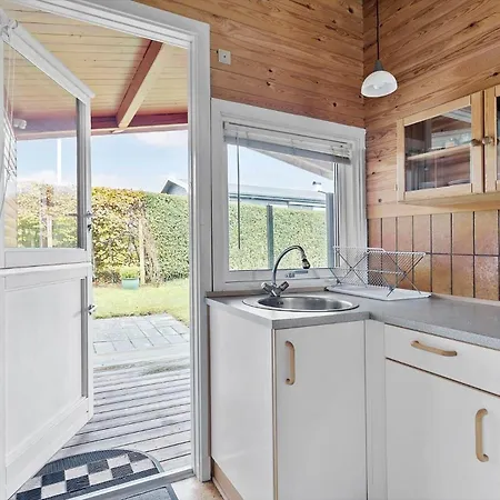 6820-allinge-paeretraesvej-7 Hébergement de vacances *