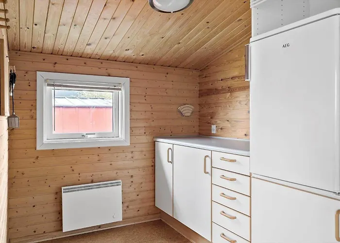 6820-allinge-paeretraesvej-7