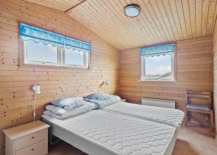 6820-allinge-paeretraesvej-7 * Allinge-Sandvig