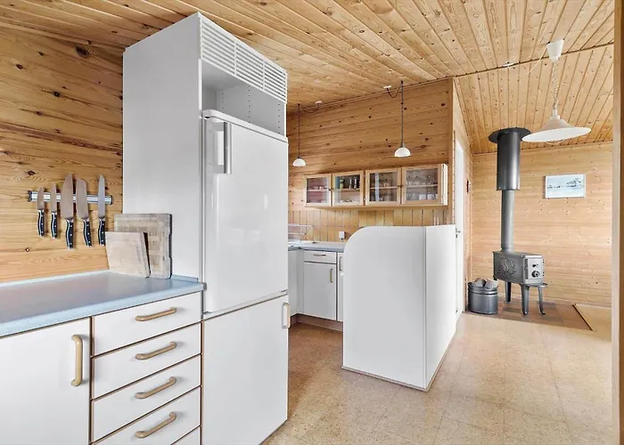 6820-allinge-paeretraesvej-7 *